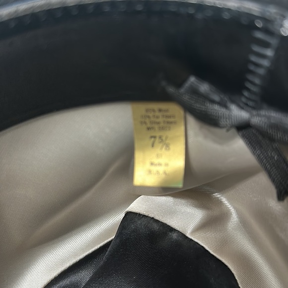 Beautiful Black Royal Felt Hat - Picture 11 of 11